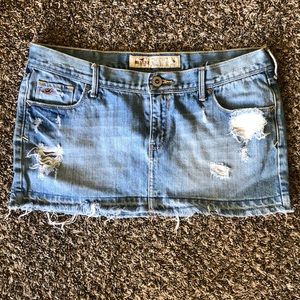 Hollister distressed jean skirt